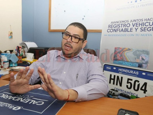 Director de Registro del IP: 'Están utilizando mi nombre para sacar placas en grandes cantidades”