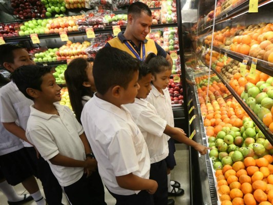 Paiz refuerza la formación de los alumnos con reciclaje