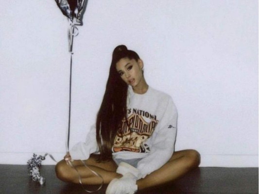 FOTO: El cambio de look de Ariana Grande que sorprendió a sus fans