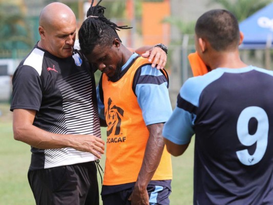 Con Wilmer Cruz no hay concentraciones y sí se puede compartir con las esposas