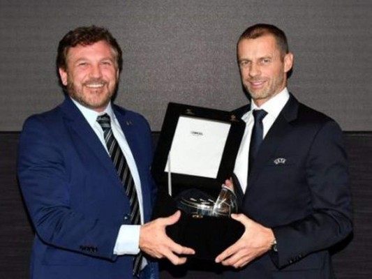 La UEFA y la Conmebol sellan un pacto de colaboración