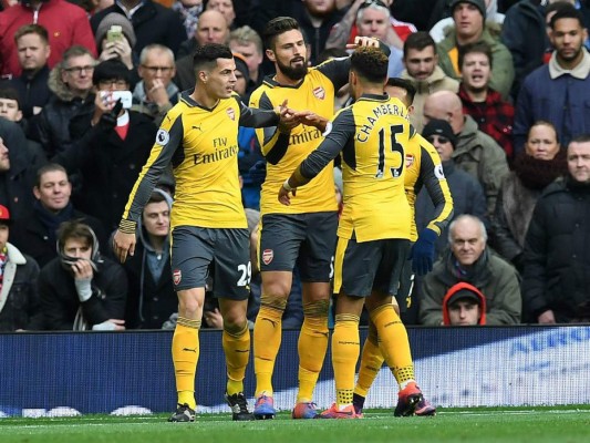 Arsenal empata con Manchester United en Old Trafford y le amargan la fiesta a Mou