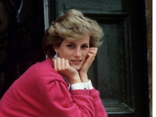 Revelan que muerte de la princesa Diana fue causada por una pequeña herida en su pecho