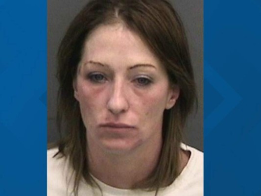 Hallan a mujer fabricando bomba casera en un supermercado en Florida