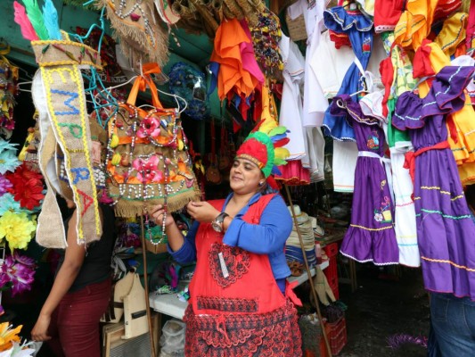 El comercio y las escuelas se preparan para la fiesta en honor al indio Lempira
