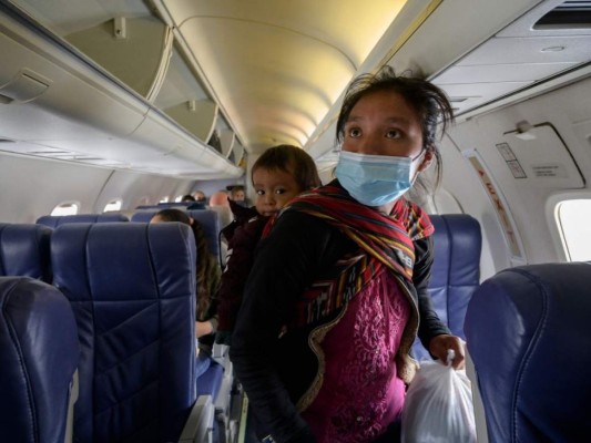 Un viaje termina y otro comienza para nuevos inmigrantes en Estados Unidos&nbsp;&nbsp;