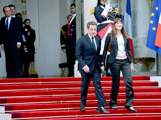 Hollande asume como nuevo presidente de Francia