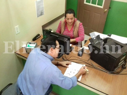 Abarrotadas permanecen las oficinas del RNP en la capital&nbsp;&nbsp;