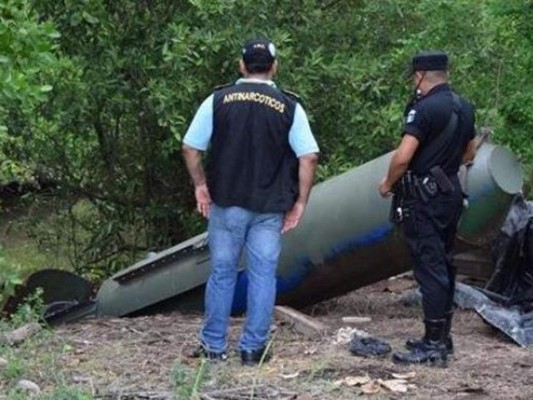 Localizan moderno semisumergible para transportar droga en Guatemala