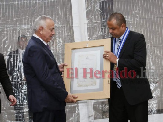 Los periodistas hondureños galardonados con Premios Parlamentarios de Periodismo 2019