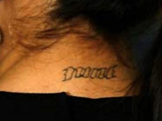 Jhonny Depp, Angelina Jolie y Marc Anthony: Famosos que se borraron tatuajes en honor a sus ex parejas