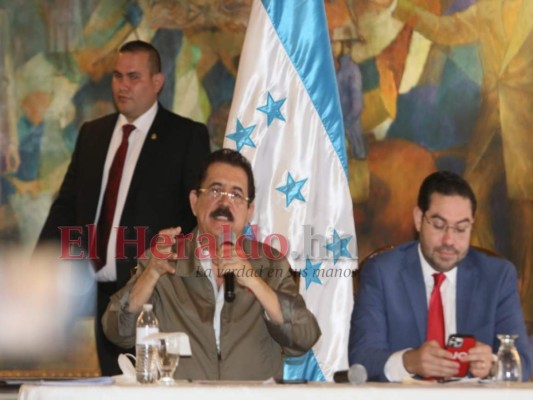 Así estamparon su firma 'Mel” Zelaya y Jorge Cálix para acabar con la crisis legislativa (Foto)