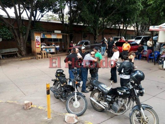 Familiares retiran de la morgue cadáver del activista del Partido Nacional