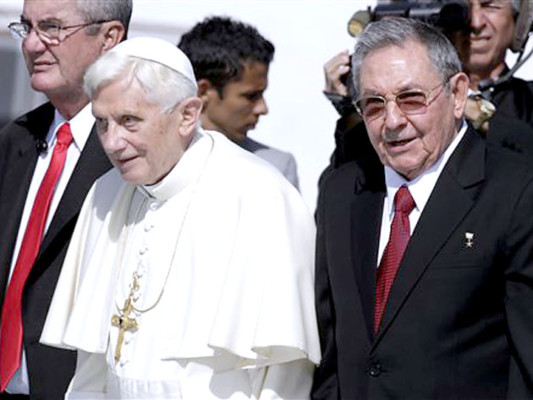 Papa Benedicto XVI llega a Cuba