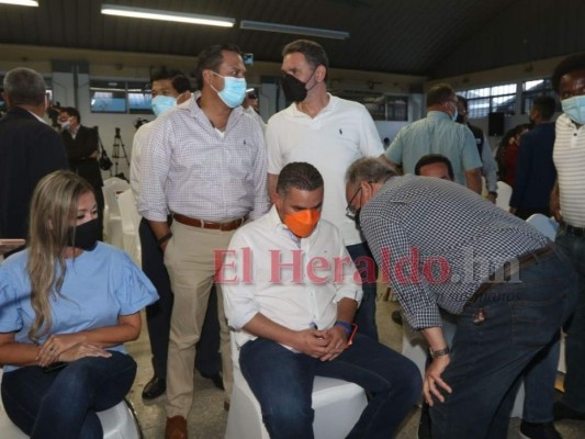 Así fue el zafarrancho durante el sorteo de posiciones en las papeletas electorales del CNE (Fotos)