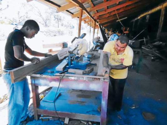 Formación educativa y agrícola reciben miles de niños pobres de Comayagua