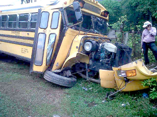 Policía muere arrollado por autobús al oriente de Honduras