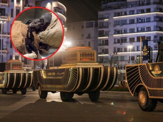 ¿En qué se relacionan el desfile de momias y la maldición del faraón?