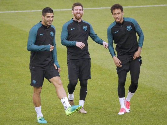 El brasileño Neymar podría perderse el clásico ante el Real Madrid