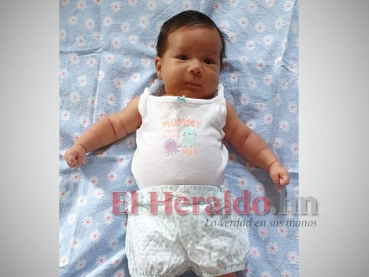 Las tiernas fotos de Helena, la bebé de Brenda Moncada y Fernando Maldonado