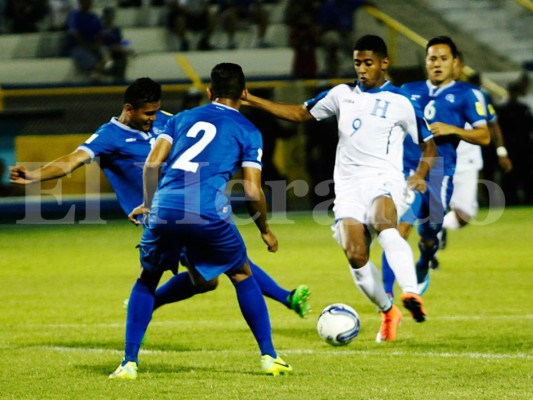 Selección de Honduras se dejó alcanzar dos veces por El Salvador y se complicó Rusia