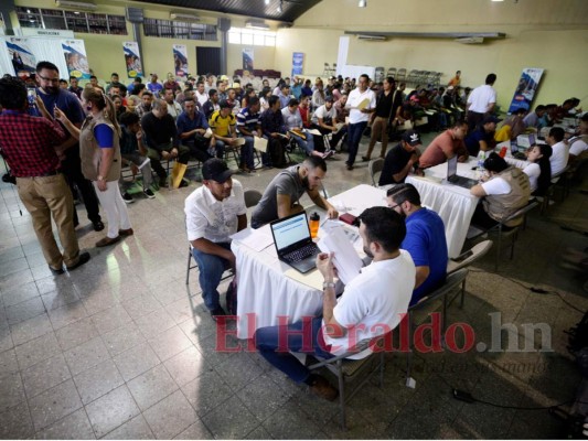 Verifican las inscripciones de hondureños para trabajar en EE UU