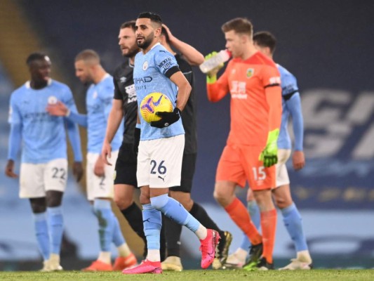 Manchester City golea 5-0 al Burnley y recorta dos puntos al Liverpool&nbsp;&nbsp;