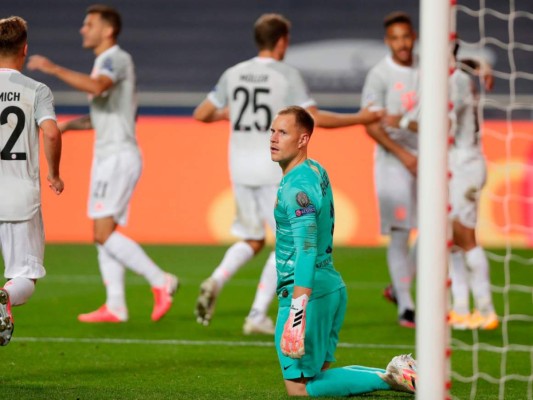 Los desencajados rostros de los jugadores del Barça tras el humillante 8-2 ante el Bayern
