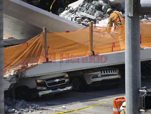 Impactantes imágenes del puente peatonal que colapsó en Miami