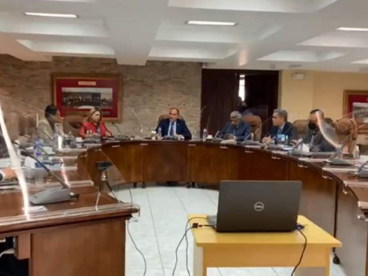 El Salvador: Magistrados impuestos se instalan en la Corte Suprema de Justicia