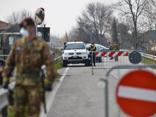 Tiendas vacías, cuarentena y alerta máxima en Italia por coronavirus