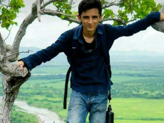 Joven desaparece tras volcarse lancha en la que viajaba en Amapala