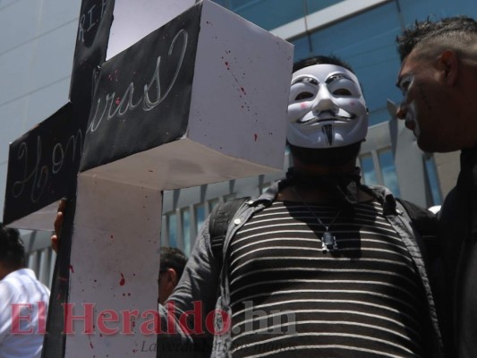 FOTOS: Impactantes imágenes captadas durante manifestación de la Plataforma de Salud y Educación en la capital de Honduras