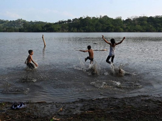 Lluvias por ciclón Eta resucitan lagunas desaparecidas en el norte de Honduras (FOTOS)