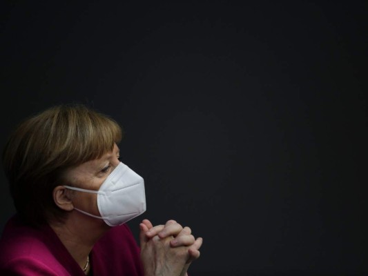 Líderes de la Unión Europea afrontan más contagios y problemas con vacunas