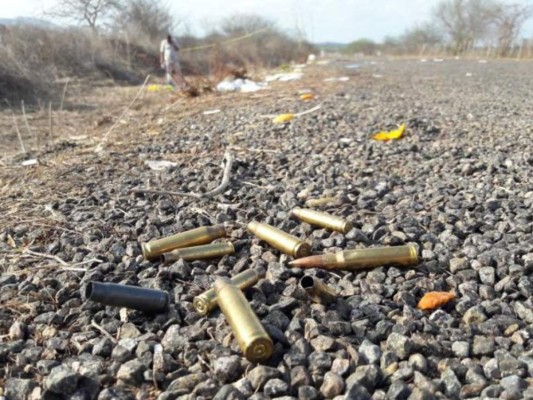 Mueren 18 personas en enfrentamiento armado en México