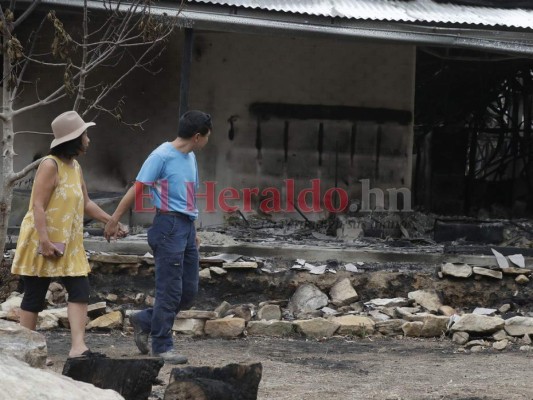 FOTOS: Voraces incendios dejan sin hogar a familias australianas
