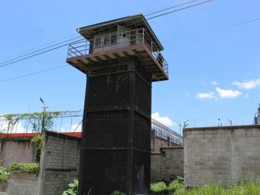 Ventanas rotas y paredes perforadas: los daños que dejó la balacera en Támara