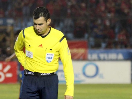 El guatemalteco Mario Escobar Toca será el árbitro que dirigirá el partido d ela gran final de la Liga Concacaf 2018 entre Motagua de Honduras y Herediano de Costa Rica. Foto: Soy 502.
