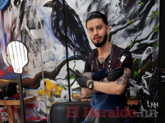 'Rasmoi”, el barbero del estilo moderno en la capital