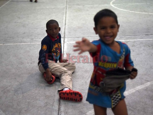 Niños de la caravana migrante, los inocentes rostros de quienes sobrellevan la ardua travesía hacia Estados Unidos