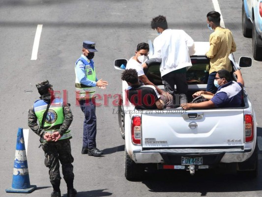 En fotos: capitalinos abandonan el Distrito Central por turistear en Feriado Morazánico  