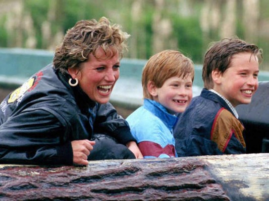 Dos horas: ¿Qué hablaron Guillermo y Harry luego del funeral de Felipe?