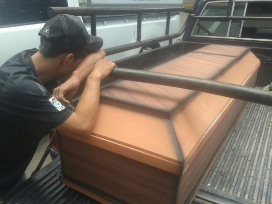 Retiran cadáveres de víctimas de masacre en el Hato de Enmedio