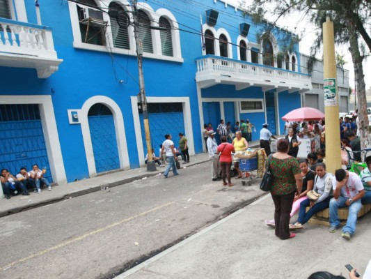 Nacionalistas prometen defender a toda costa la sede de su partido