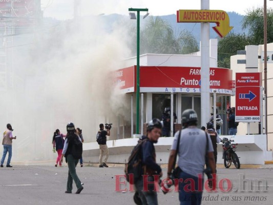 FOTOS: Así fue el violento enfrentamiento en el bulevar de las Fuerzas Armadas