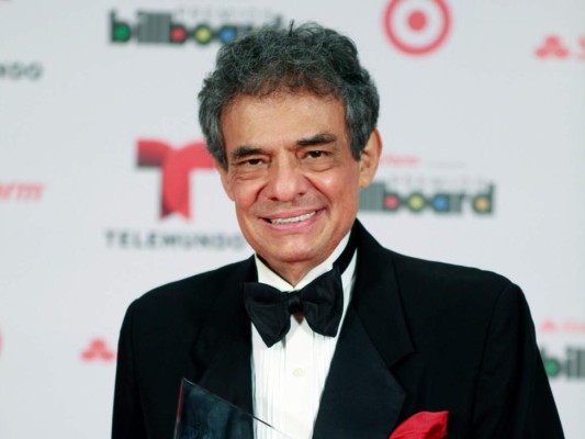 Preparan los restos de José José para traslado a México