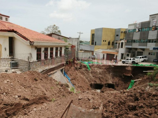 Vecinos de Puertas del Sol y La Hacienda demandan una solución a la AMDC