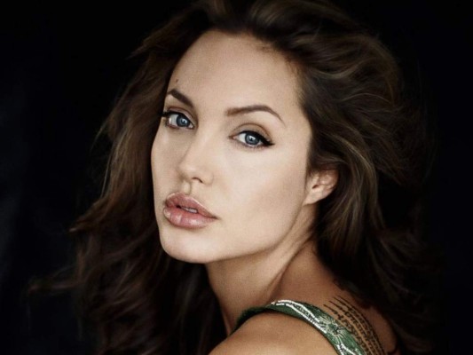 ¡El cambio drástico de la actriz Angelina Jolie en fotos!