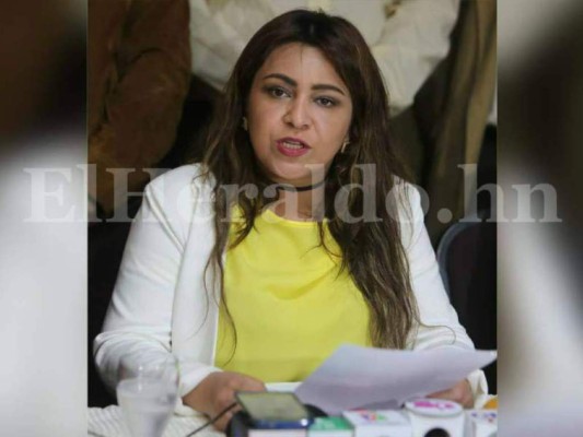 Quince fotos y 15 datos de Marlene Alvarenga, la única mujer que busca la presidencia